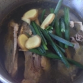 「パイタンスープ」の基本レシピ！圧力鍋で簡単かつ本格的