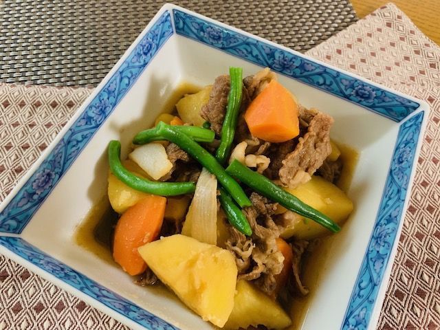 肉じゃがの基本レシピ 野菜の切り方から解説