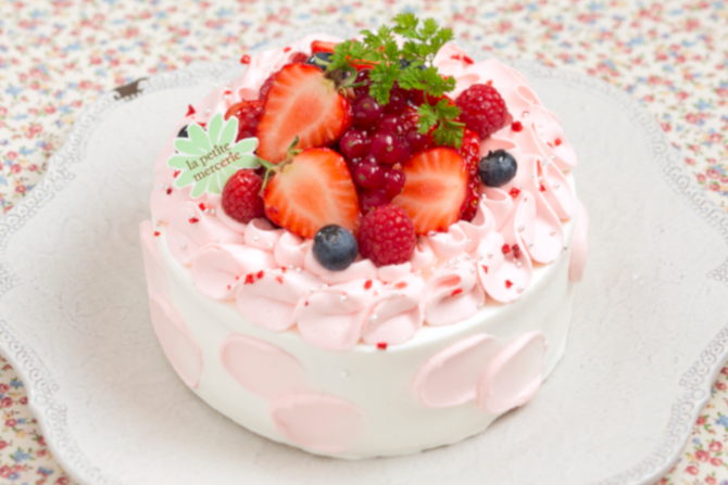 SNSで注目の的に！インスタ映えするおしゃれな誕生日ケーキ16選Giftpedia byギフトモール&アニ