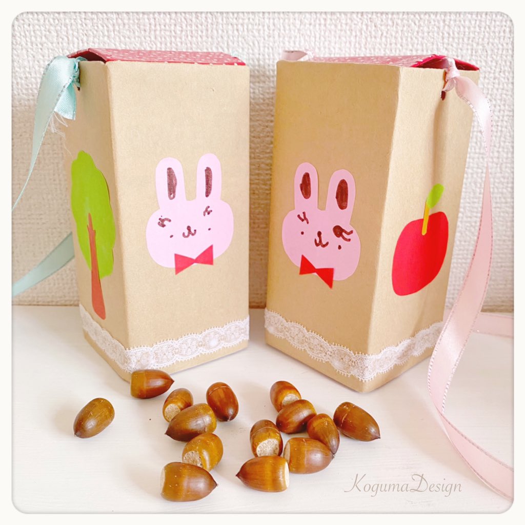 今日ご紹介するのは 『ドラゴンパペット』 . 恐竜？🦕🦖獅子舞？🦁 いいえ、火を吹くドラゴン🔥🐉 のつもりです😜👍 . ✂用意するもの✂・紙パック ・画用紙 ・両面テープ ・ペン ・クレヨン ・はさみ ・カラーテープ . ✋作り方✋ ①紙パックに両面テープで画用紙を貼り