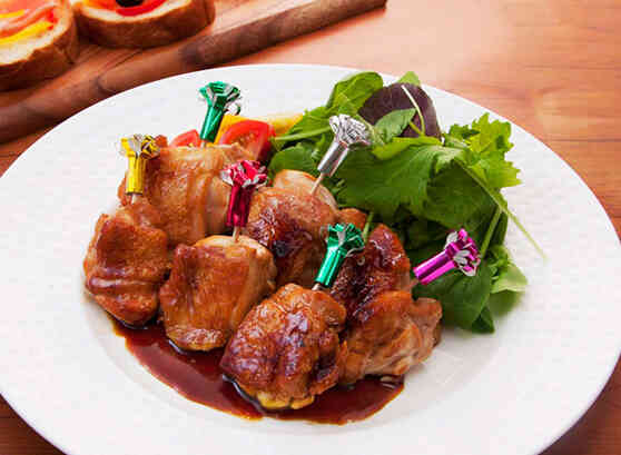 ローストチキンの作り方作業時間５分！鶏もも肉で簡単！漬けて焼くだけ！お肉が柔らかジューシー！クリスマスにピッタリな逸品です。-How to makeRoast Chicken- 料理研究家ゆかり