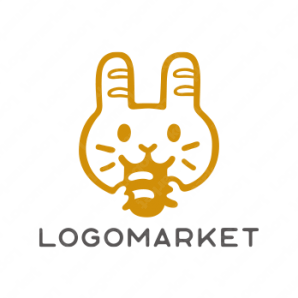 オリジナル缶バッジ販売中🐰💕 カフェうさぎの隠れ家のオリジナル缶バッジをご存知ですか？✨ ロゴマークを使用したモノクロ版とカラー版の2種類をご用意👀シンプルで可愛く、スタッフもお気に入り♪エプロンにつけて愛用中です💕 レジ横で販売していますので、ご来店の