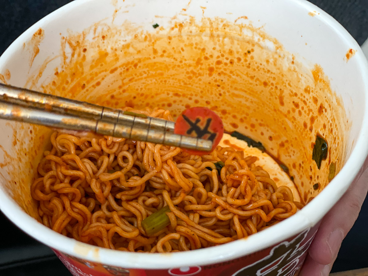 辛ラーメンのアレンジ方法を紹介！辛さを抑えたい人も必見！食・料理オリーブオイルをひとまわし