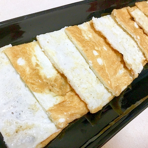 新鮮たまご🥚でぜひお試しいただきたい脇屋流TKG！ 秘伝の といってもシンプルです タレに黄身だけをつけてトロッと固めるのがポイントです。白身は軽く泡立てます。熱々ご飯に順々にのせ、スプーンで大きくすくってどうぞ。そうそう、ご飯にもちょっとした秘密が