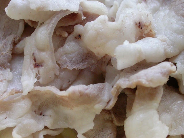 牛肉の赤黒い汁の正体とは一体何！？肉のプロが解説します！創業100年牛肉博士