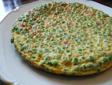 グリーンピースとウインナーのバターソテ