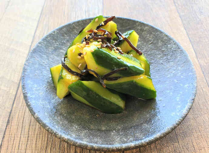 旨味最強♡簡単♡キャベツと胡瓜の塩昆布漬け♡