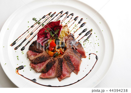 フレンチ最高級肉料理 10131424378 の写真・イラスト素材アマナイメージズ