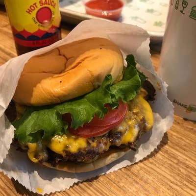 ニューヨークで人気 No.1のハンバーガーショップ｢SHAKE SHACK｣はぴHappy Life@LA