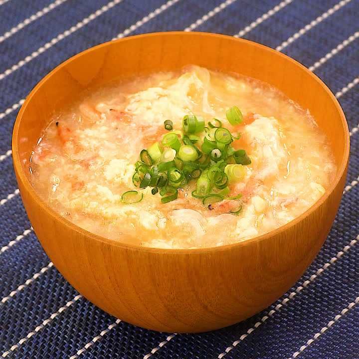 朝食や夜食にぴったり♪ 忙しい日に嬉しい一杯♡三つ葉香る＊ふわふわ卵の和風スープ！ゆうき酒場