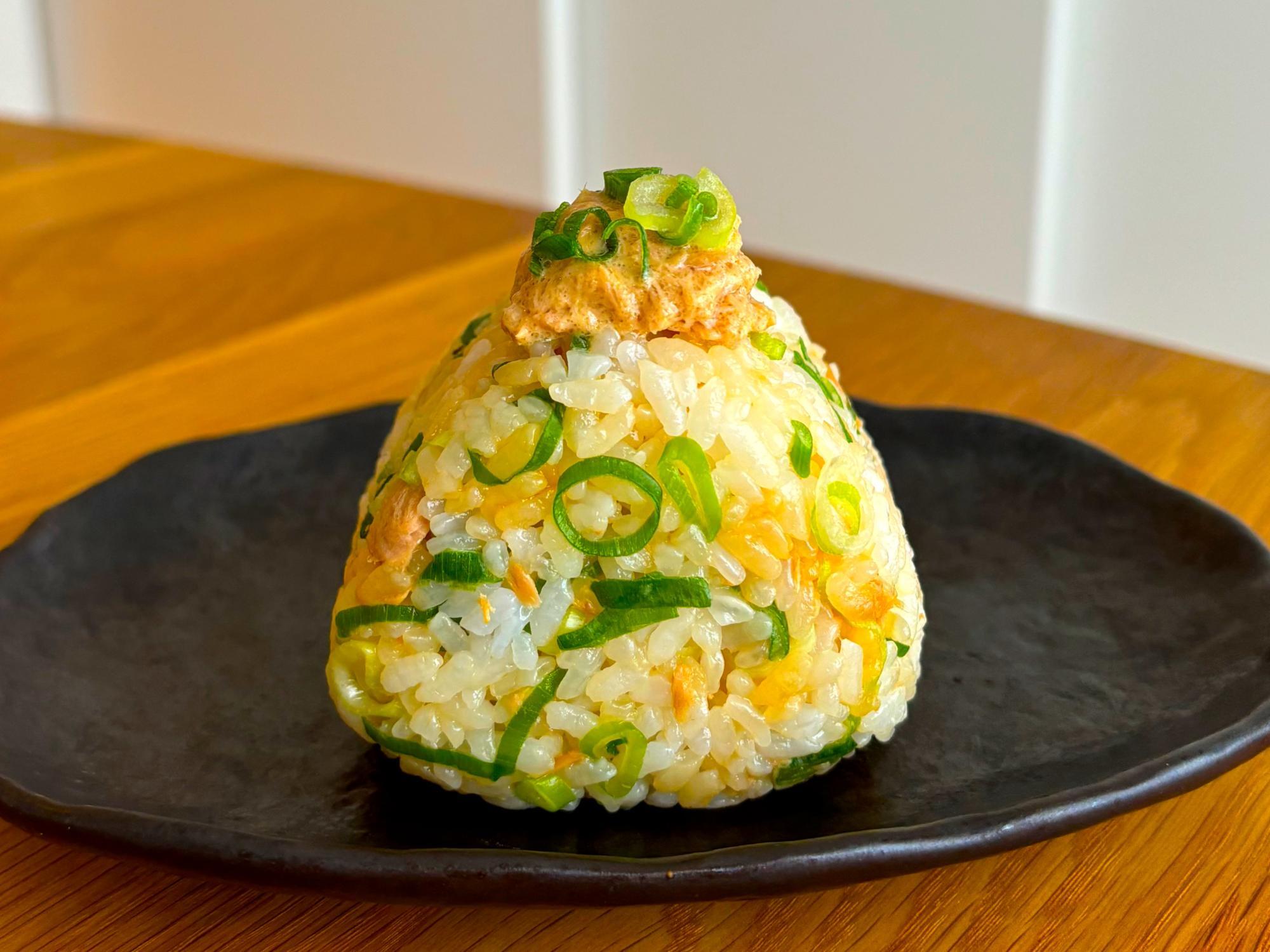 定番おにぎり進化版 ツナマヨのご飯は「塩昆布」と「ゴマ油」で味付けると飛ぶぞ！セブン公式レシピだって『あたらしい日日』こんな時代のニューノーマルな暮らし方。食と農、生活情報をお届けします