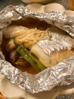 グリルで簡単！たっぷりキノコの鮭のホイル焼き