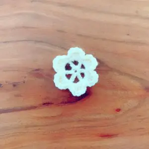 初心者向け、ぷっくりお花 モリーの花 の編み方