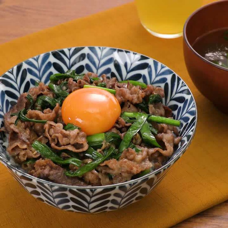 ご飯がすすむ☆牛肉のニラ玉丼 レシピ・作り方 by うーころちゃん - 楽天レシピ