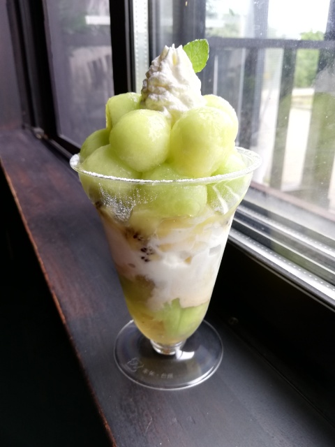 メロンパフェ🍈』 ご褒美スイーツ 期間限定です😃メロンパフェ恵那カフェ手作りケーキ珈琲紅茶自然薯自然薯ランチ自然薯料理自然薯栽培