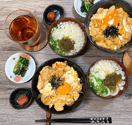 親子丼献立」の給食実習明日の元気につながる食