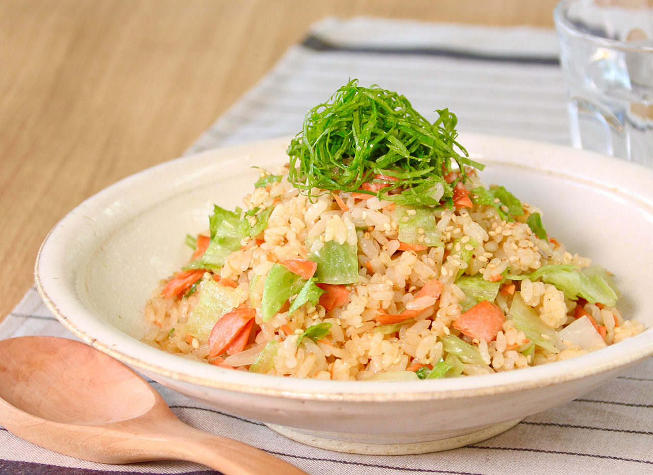 食欲そそる！鮭とほうれん草のチャーハン