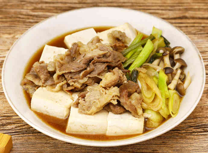 管理栄養士やっちゃん アレンジレシピ_赤身牛肉に合うすき焼きのたれで作る肉じゃが