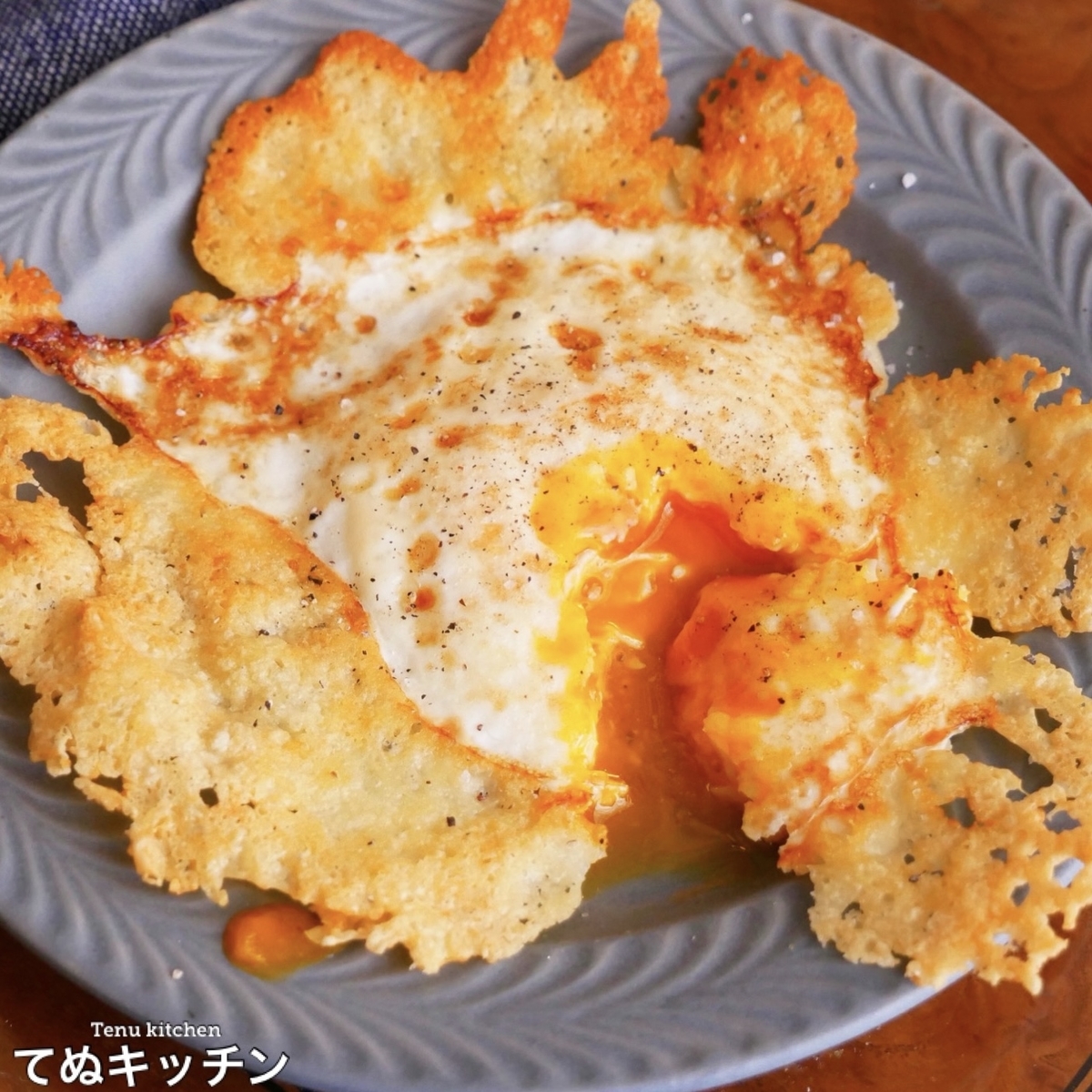 ししとうウインナー目玉焼きのおつまみプレート