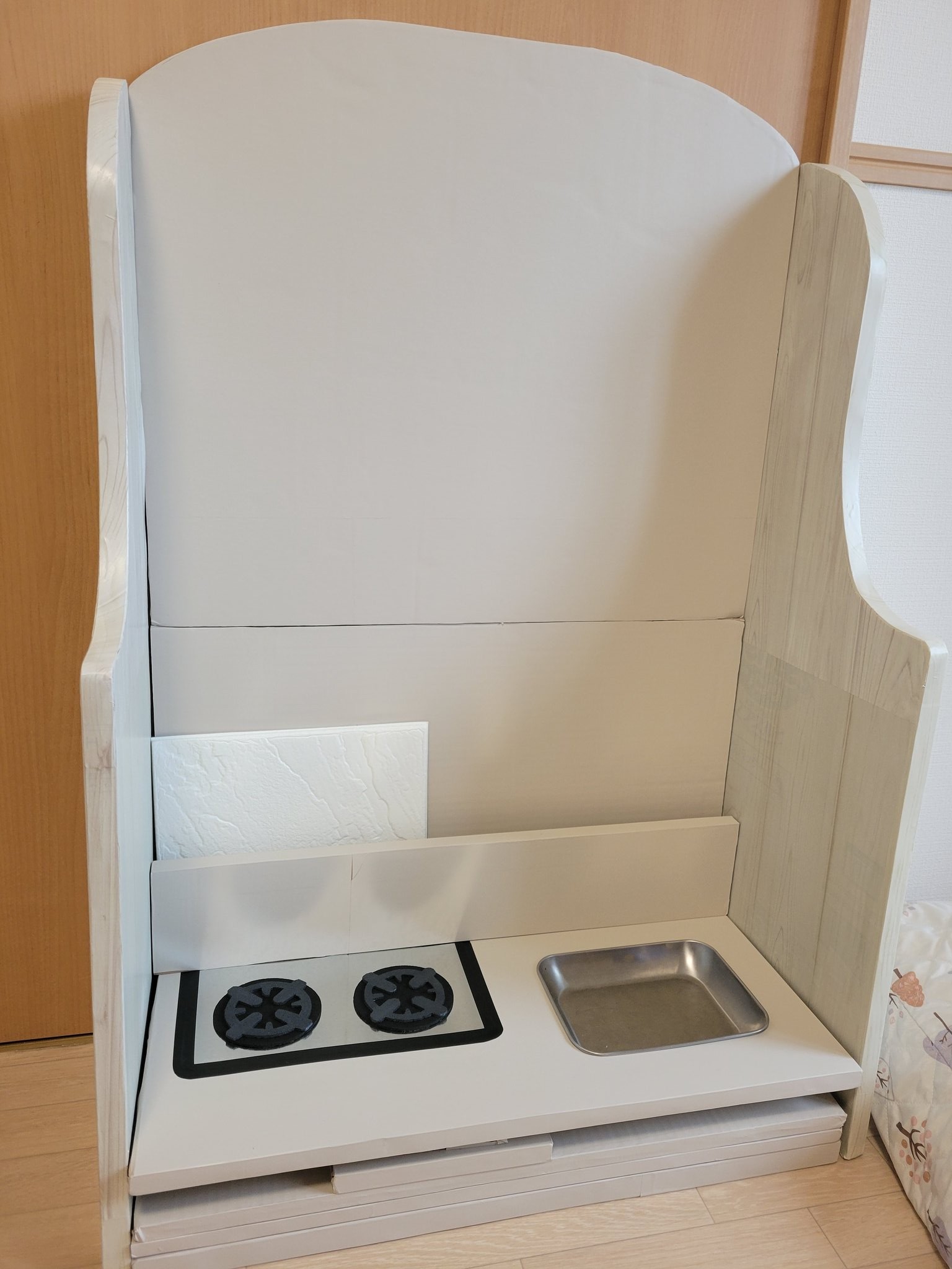 100均の材料で作れる！段ボールキッチンの作り方フルイク