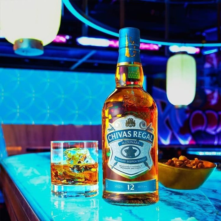 ジョニーウォーカー ブルーラベル 750ml 43% レアボトル中古ウイスキーグリーン・カーキ 緑色系 のフリマアイテム