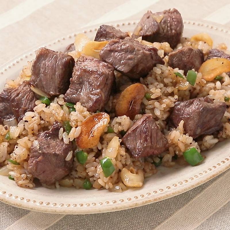 ステーキ肉のアレンジレシピ11選！安い・硬い肉でも美味しい食べ方を紹介
