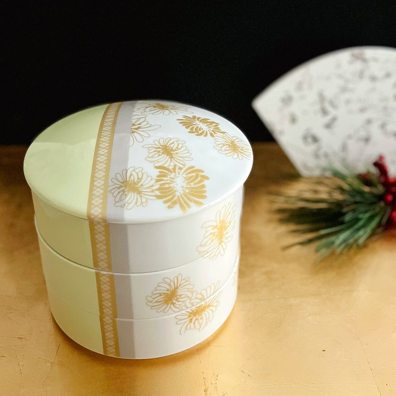 ポーセラーツで作るお正月の定番！お重箱に家庭の味を詰めてみては♪ポーセラーツの一点ものが手作りできる教室