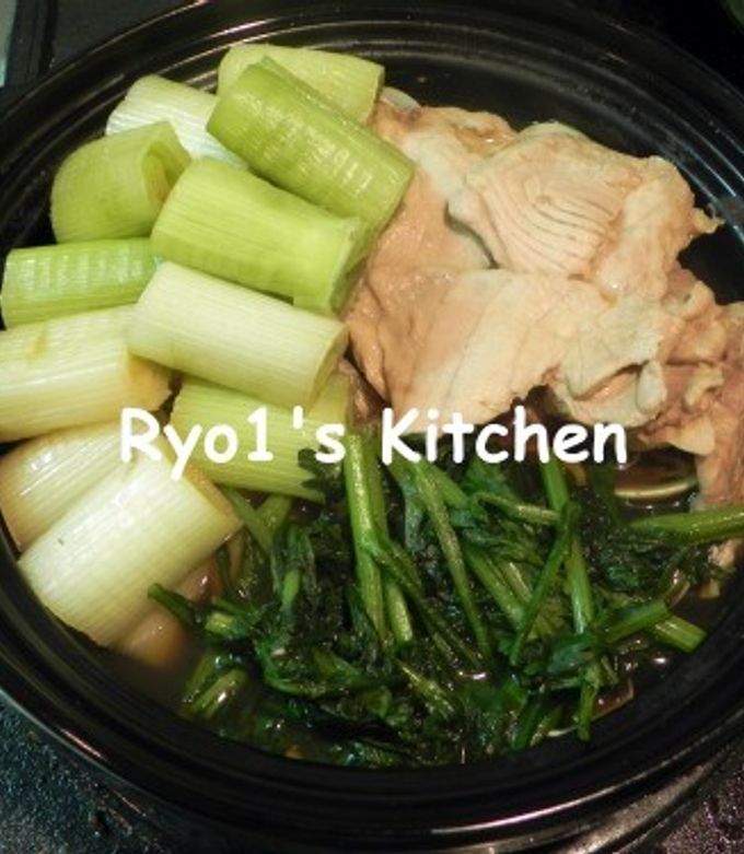 豚バラ肉のねぎま風鍋レシピネギとマグロをグツグツ煮込む