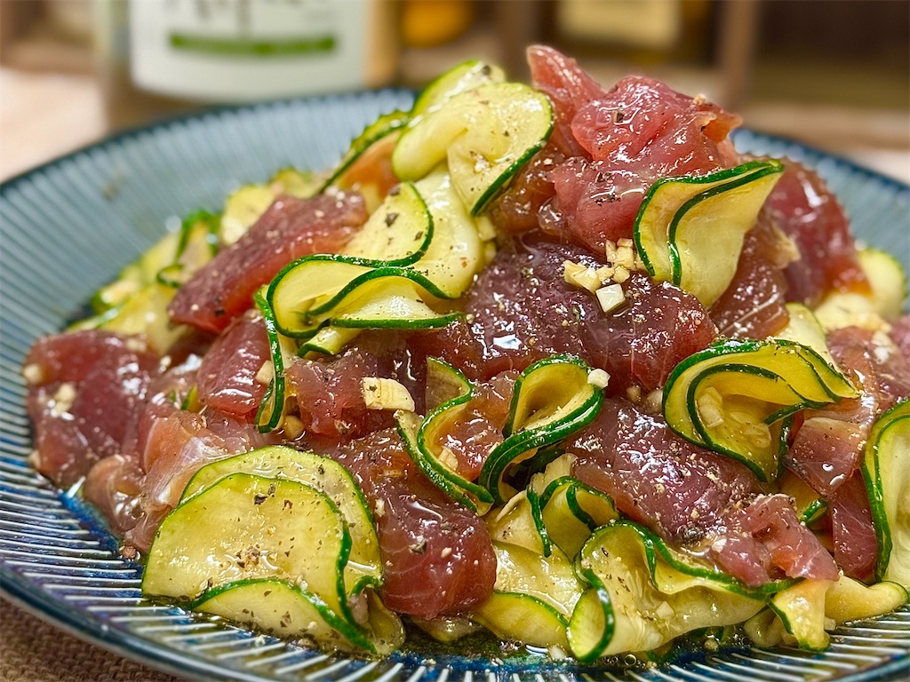 旬のズッキーニは生でもおいしい！「ズッキーニのカルパッチョ」のレシピ