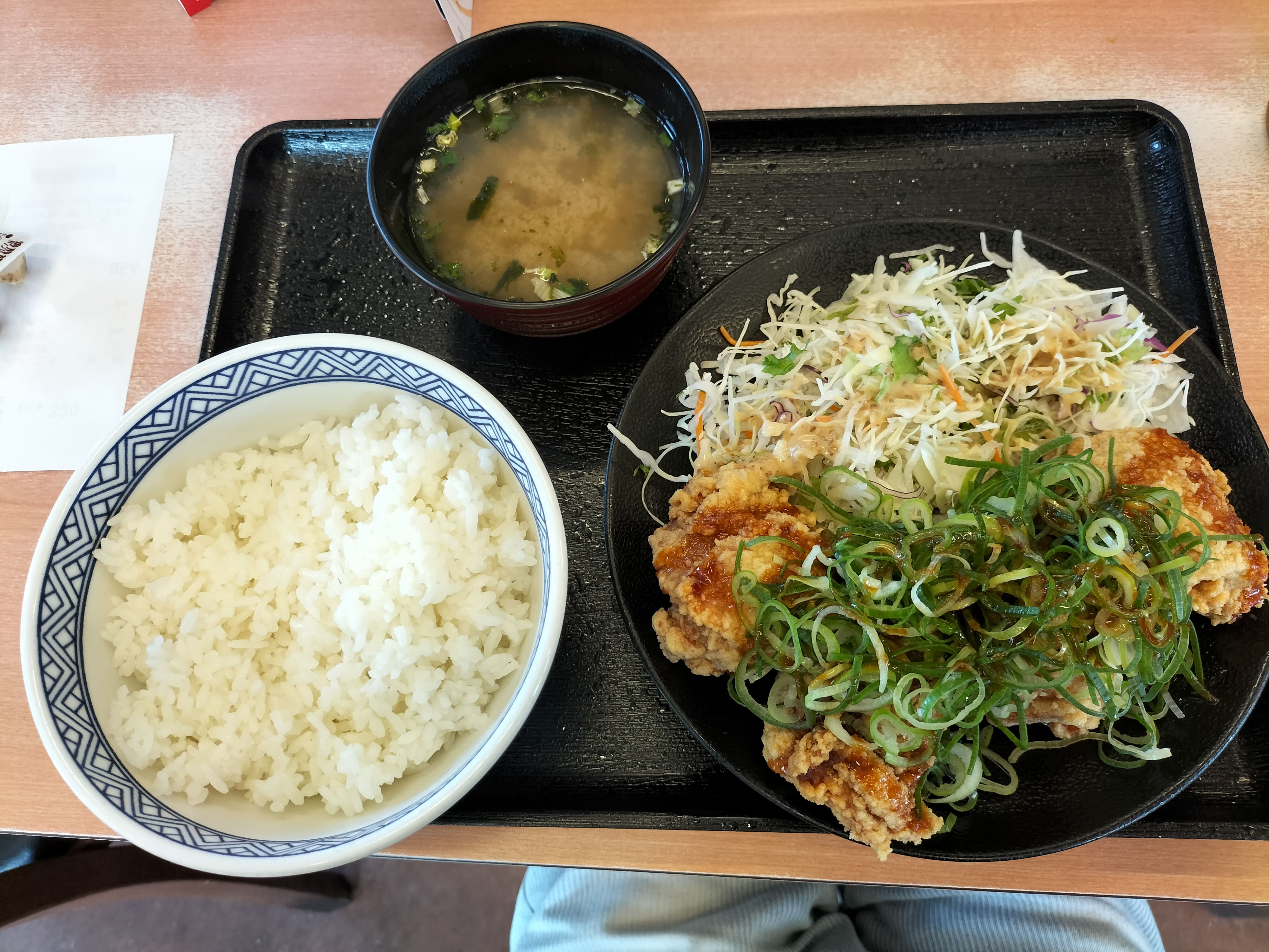 吉野家のから揚げがアツい！専門店顔負けの美味しさと販売店情報