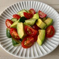 スピード副菜♪ きゅうりとアボカドのマスタードサラダ