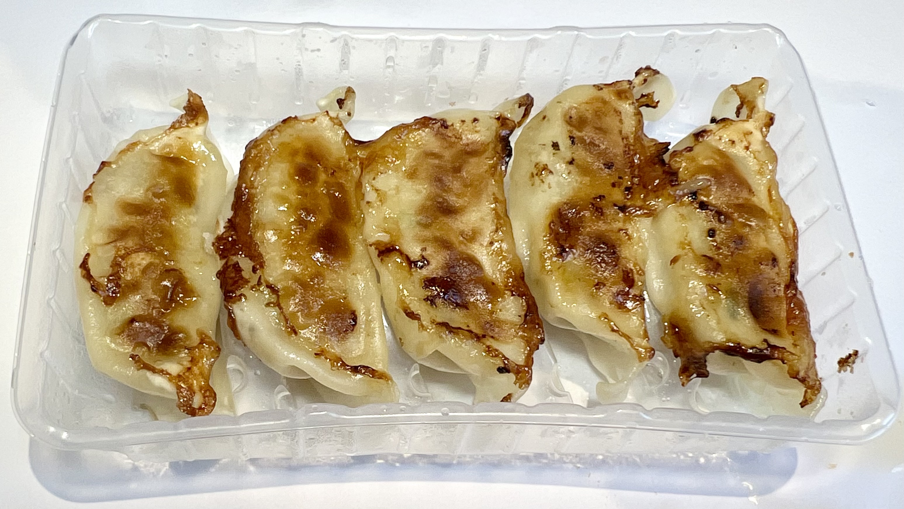 セブン-イレブン「にんにくマシマシ餃子」を食べてみた感想 進撃のグルメ- エキスパート - Yahoo!ニュース