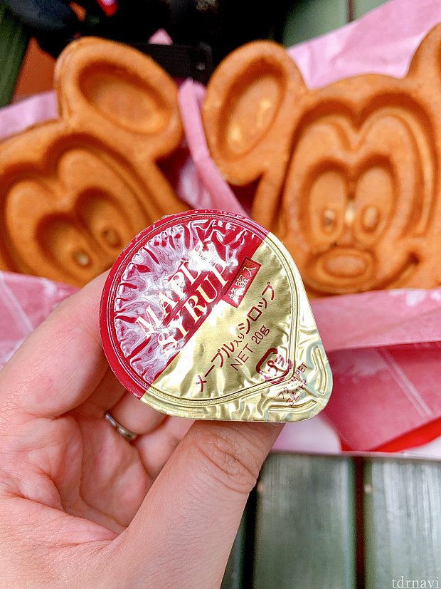 ミッキーワッフル グレートアメリカン・ワッフルカンパニーディズニーランドの人気スイーツ場所、メニュー、混雑状況等