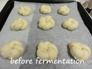 みんな大好きウインナーパン, 成形2種❣️, こねない生地で作りました, その他成形動画やレシピは, ⇒ @happy.rizumu0707 ,ストーリーでもアンケート, 取ったんだけど圧倒的に, 丸いフォルムの方が人気ありました😳, 私は昔からカクカクした方が, 好きなので尖ってる方が,好みです🤭, レシピはフィードにピン留めしてる, こねない生地を見て下さい,作り方 5個分,