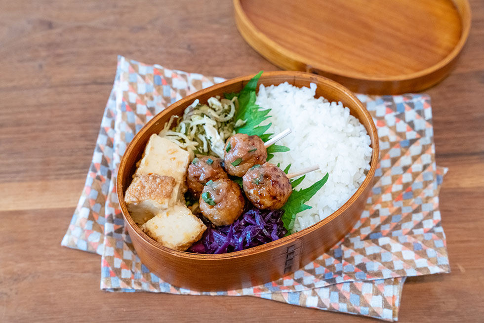 冷凍食品の和風アレンジレシピ5選🍽 日進月歩で進化を続ける冷凍食品。 そのまま食べても十分ですが、簡単なアレンジでさらにおいしくいただくことができます✨冷凍食品を食材として活用してほしいと語るタケムラダイさんに、 和食風アレンジのレシピを教えていただき