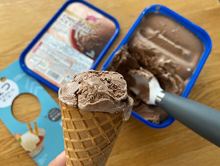 専用の道具いらず！おうちでアイスクリームを丸くする方法2ページ目- macaroni