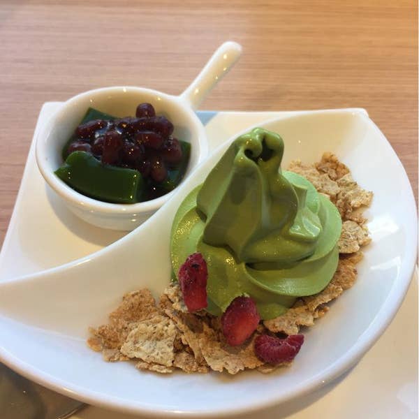 焼き釜スイーツ 茶筅 京都駅ビル 🍵 お抹茶・玉手箱スイーツ 京都栂ノ尾山・抹茶パフェ - erieriのまいにち