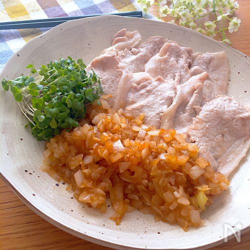 ふるさと納税 オリーブ豚 肩ローストンテキ用500g お肉 豚肉 ブランド 優秀賞 さっぱり 甘い 美味しい トンテキ 冷凍お届け：※年末年始配送のお知らせ：12月下旬以降のお申込みは年明け、1月13日以降より順次発送発送となります。 豚肉 肩ロース ステーキ 1kg味噌漬け