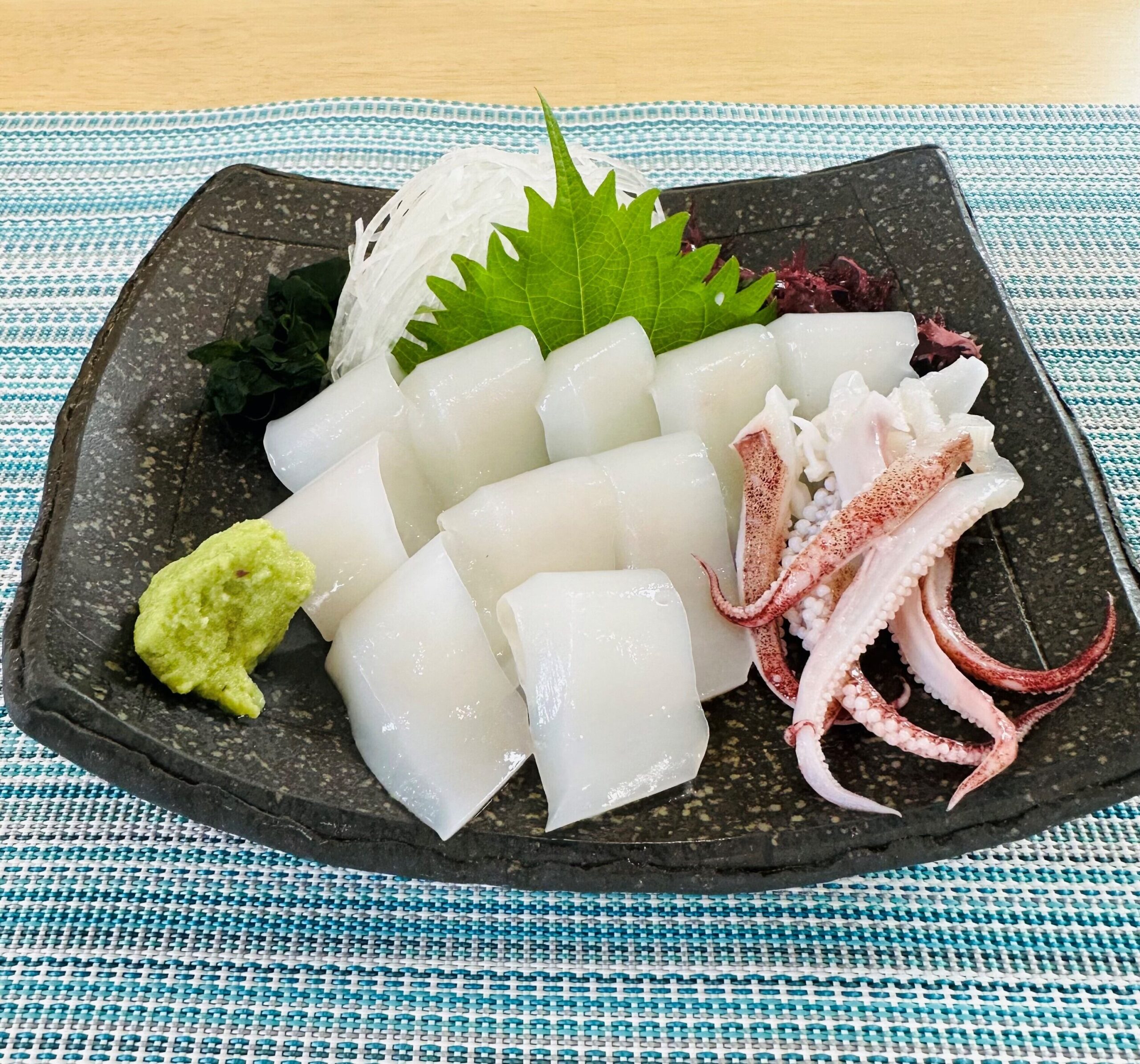 山陰浜坂港のお刺身用 最高級「白いか ケンサキイカ 」 バラ・急速冷凍大 1杯 300〜390ｇ程度兵庫県浜坂産 個包装白イカ :毎日漁港へ目利き一筋!かにの山米 - 通販 - Yahoo!ショッピング