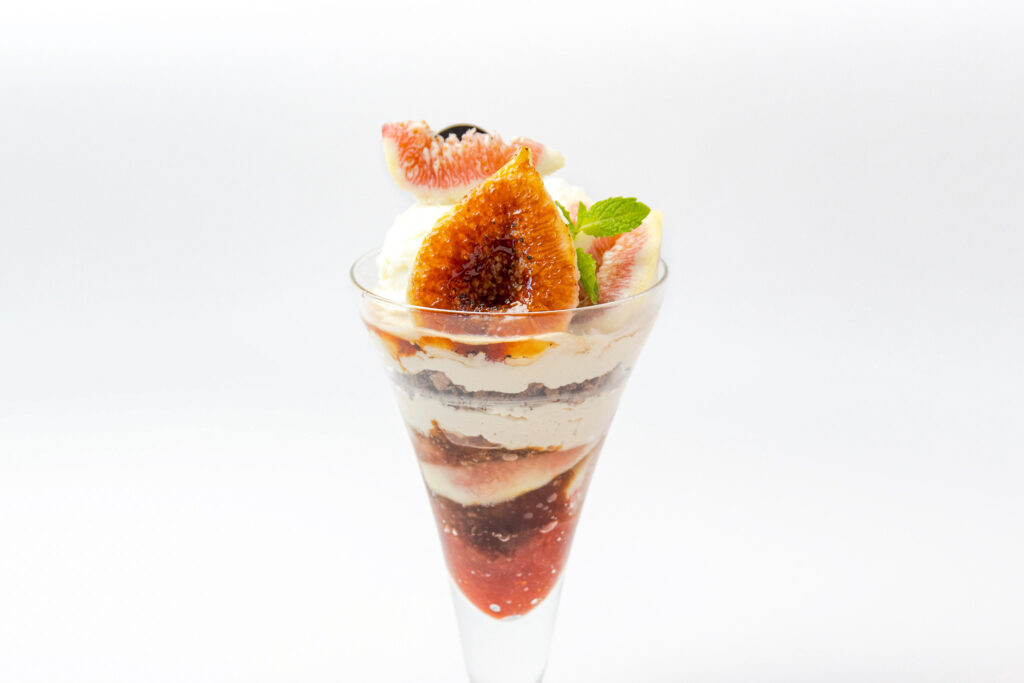 2025最新ココスからシーズン真っ盛りのいちご×チョコレートのパフェが登場！ - OZmall