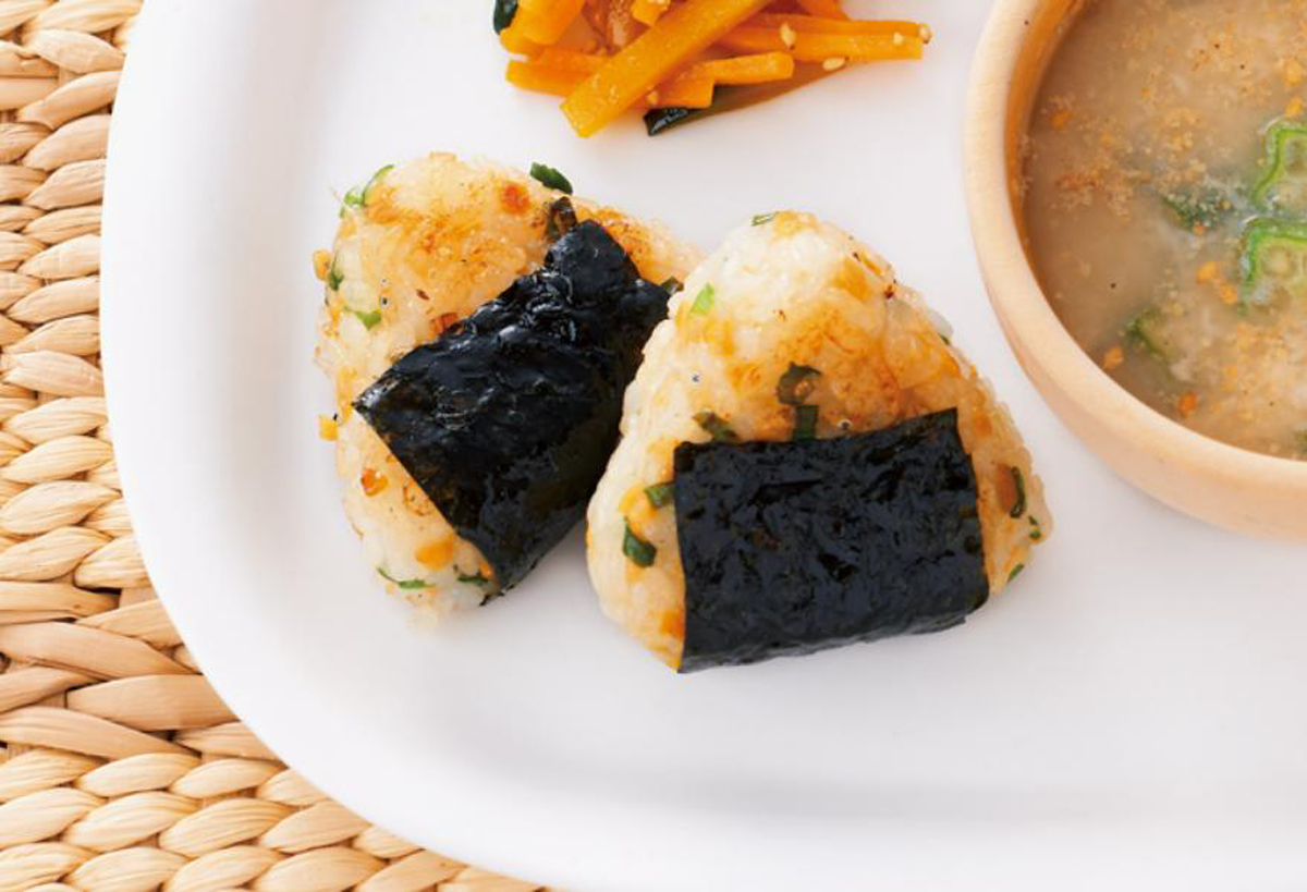 マンネリしがちな おにぎりの具 。バリエーション広がる“変わり種”レシピキナリノ