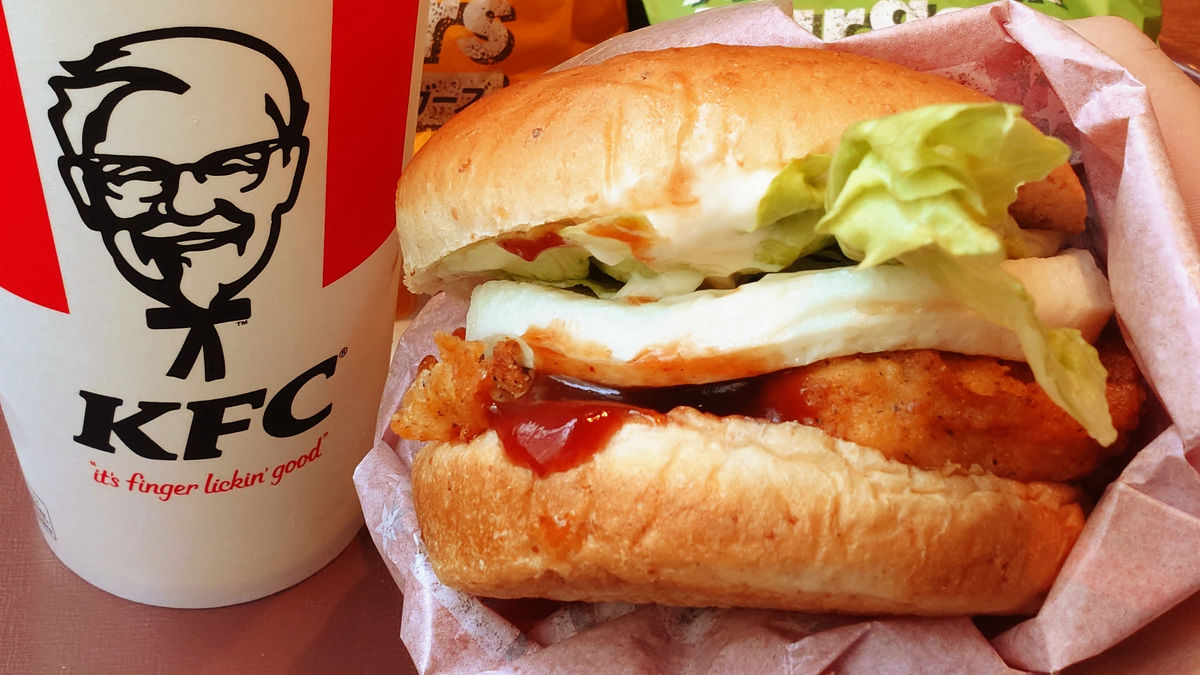 KFC 絵皿付き「パーティバーレル」でXmas早割、五穀味鶏のローストチキンなど“2021年ケンタッキークリスマス”メニュー展開も食品産業新聞社ニュースWEB