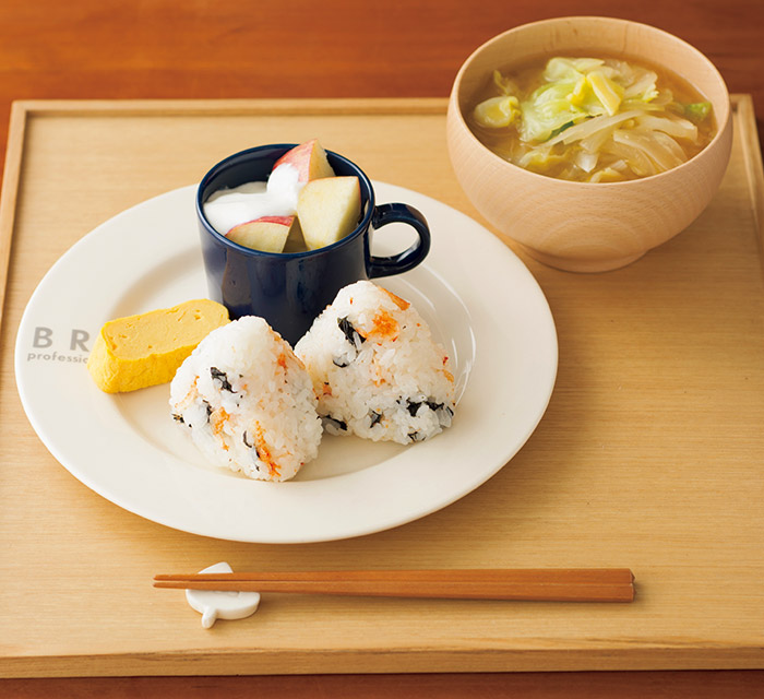 おにぎりプレート🍙,朝ごはんプレート朝ごはんの記録朝ごはん部朝ごはん記録和朝食和食和朝食プレート小学生ママ朝食ワンプレートワンプレート朝ごはん丼 娘お手伝いお手伝いありがとう 献立 毎日の献立 うますぎる 料理したくない人類を救う鮭地味ごはんタイパ朝ごはんおにぎり