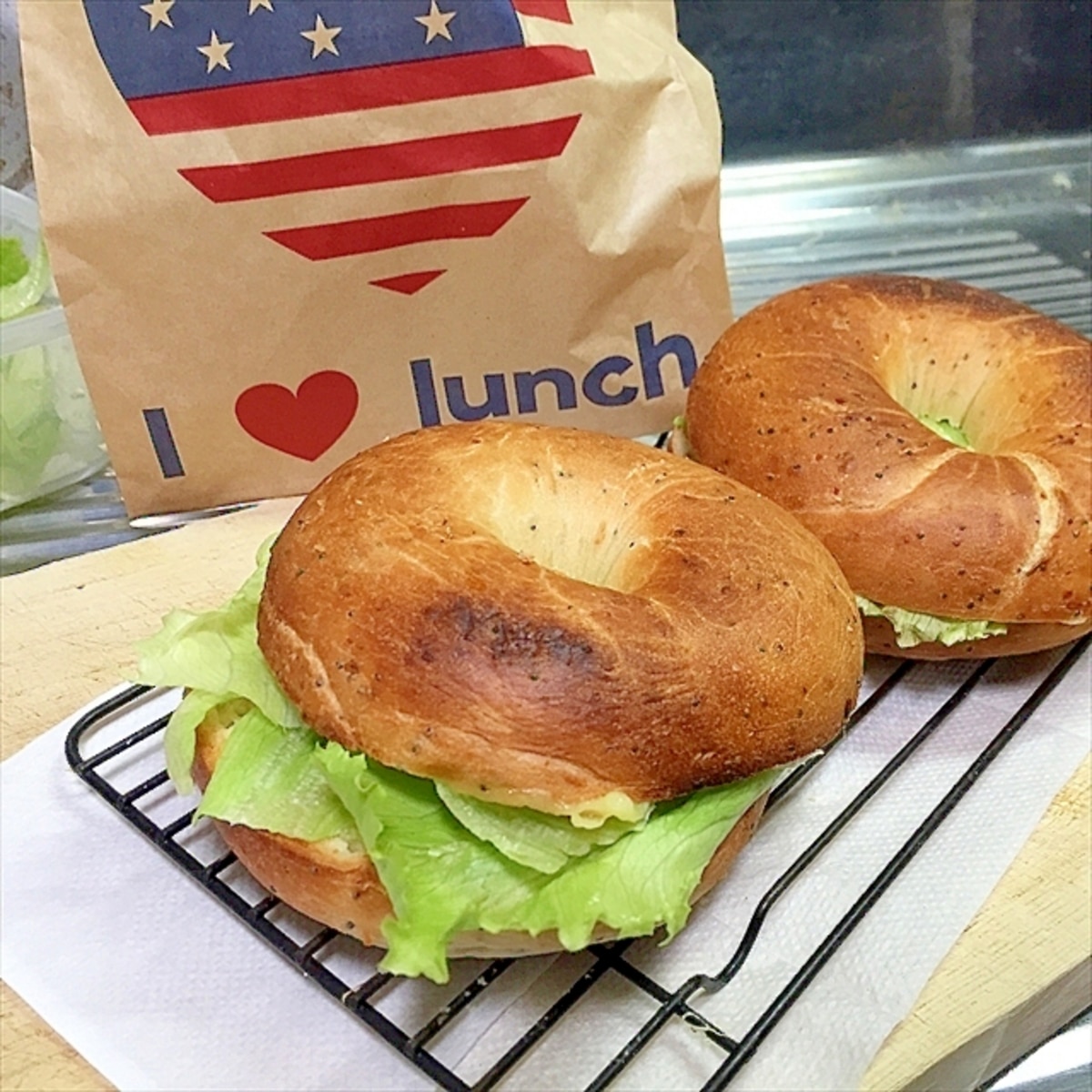 コストコ・ベーグル カリッとモチっと♪ベーコンエッグレタスサンド♪