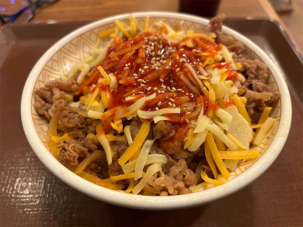 すき家 あのチー牛の作り方を大公開しちゃいます 3種のチーズ牛丼