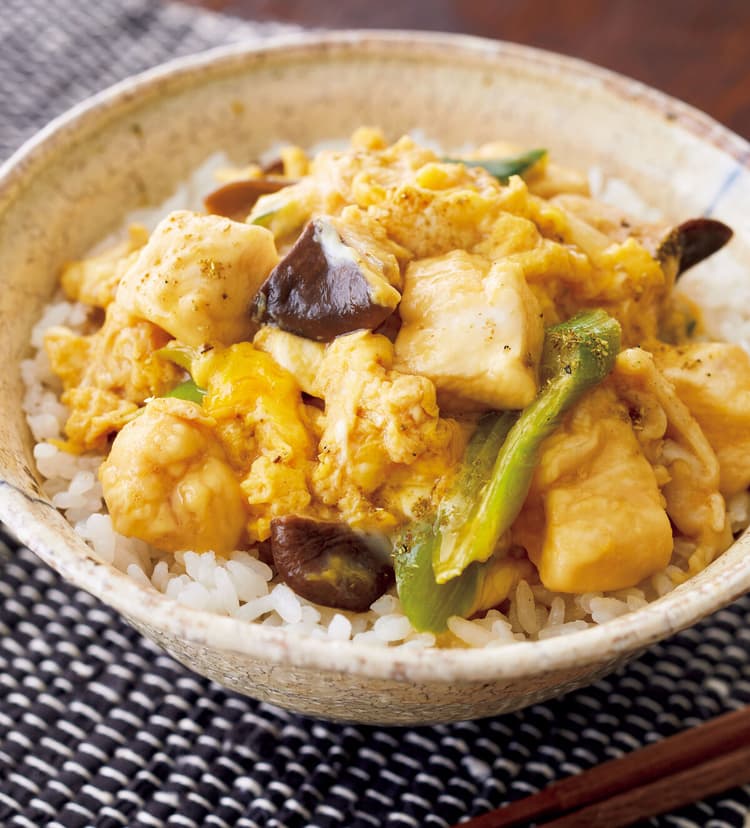 レトルトの親子丼をにんにく、豚バラ、ニラで和風スタ丼っぽくしたら大正解だった 筋肉料理人- メシ通ホットペッパーグルメ