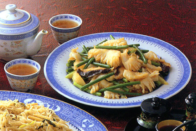 いかとにんにくの芽炒め