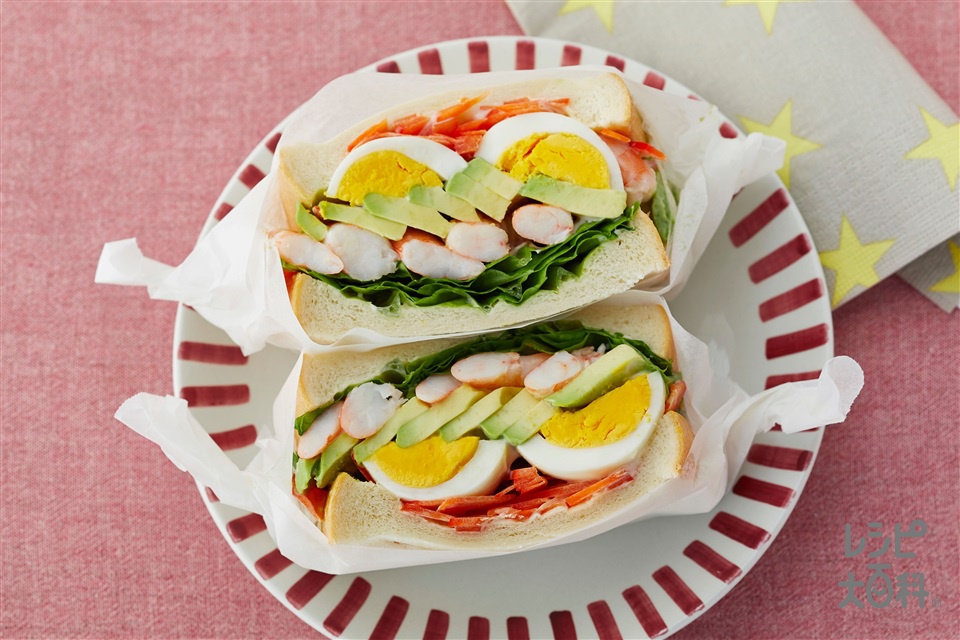 ✔︎ミートソースパスタ ✔︎ジャーマンポテト ✔︎水菜とちりめんじゃこのサラダ ✔︎キャベツと卵の洋風スープ ✔︎ヨーグルト *今日はお肉たくさん食べたかったので、お肉多めのミートソースにしてみました🍝 * ごちそうさまでした🙇‍♀️ *おうちごはんおうち