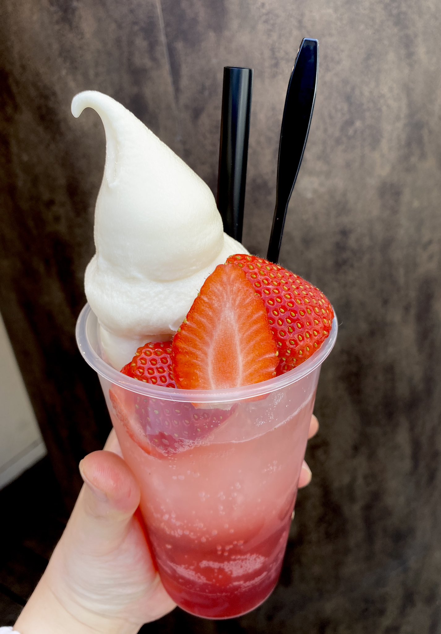 レトロポップデザイン「イチゴソーダフロート」*ラブリーTシャツ特集掲載されましたあ! スタンダードTシャツ デザインTシャツ通販 Tシャツトリニティ