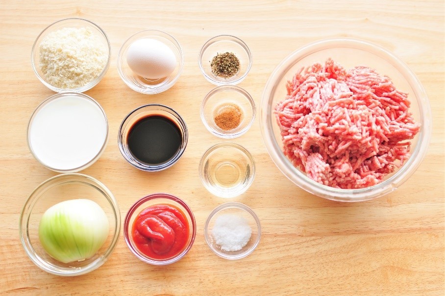 シェフが教える 「肉汁ハンバーグ」の作り方！草彅やすともの うさぎとかめで話題！ヨムーノ